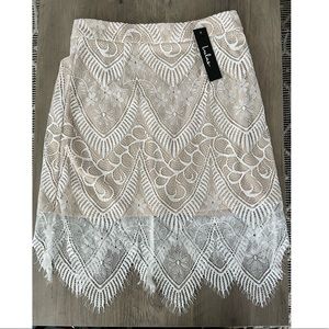 White lace two piece long-sleeve and skirt set